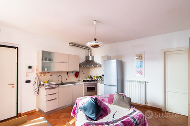 Luminoso appartamento al primo piano