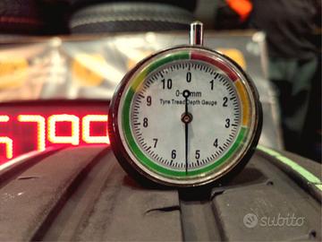 GOODYEAR 4 GOMME 235 55 19 101Y DOT22