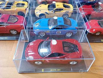 Lotto 18 modellini ferrari scala 1/24