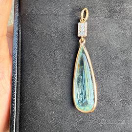Ciondolo con Acquamarina e Diamanti in Oro 18kt