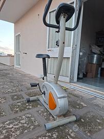  Cyclette con velocità regolabile