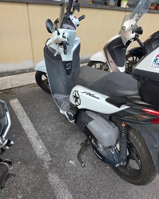 Honda SH 300