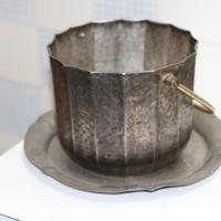 VASSOIO CON SOTTOPIATTO IN ARGENTO