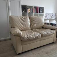 divanetto beige in ecopellle