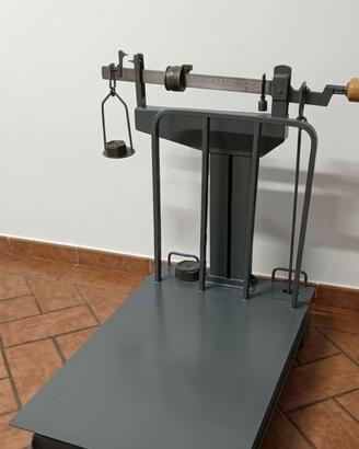 Basculla pesa persone/merci d’epoca con pesi