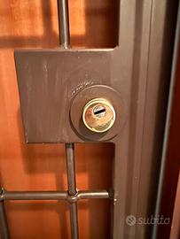Cancello blindatonper porta ingresso