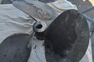 Due coppie di eliche Radice 18/24 3 e 4 pale