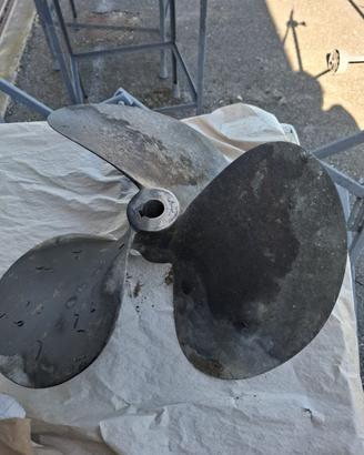 Due coppie di eliche Radice 18/24 3 e 4 pale