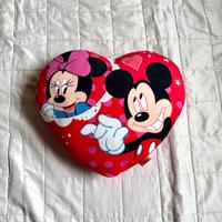 Cuscino a forma di cuore con Mickie Mouse e Minnie