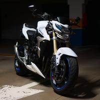 Suzuki GSR 750