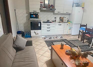 MONTEROTONDO SCALO GRAZiOSO BILOCALE ARREDATO