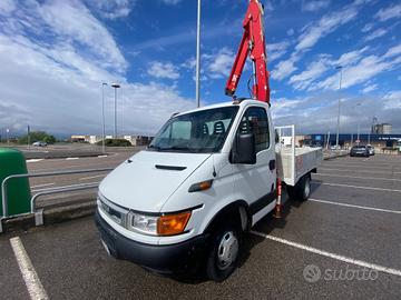 Iveco Daily 35 con gru e cassone fisso