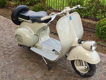 Vespa 125 faro basso 1953