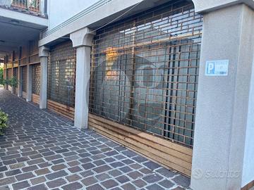 Immobile di 210 m² con 2 locali a Palazzolo sull'O