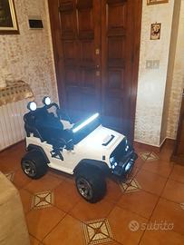 Auto Jeep due posti per bambini 