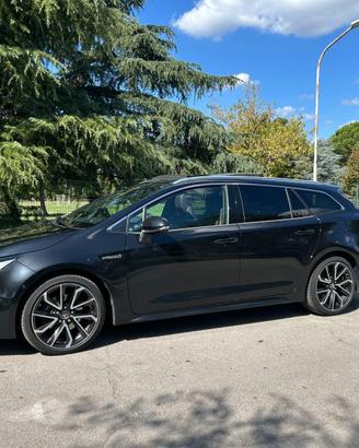 Toyota Corolla Touring Sport 2.0 HYBRID – Lounge