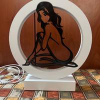 Lampada LED artigianale in legno Donna