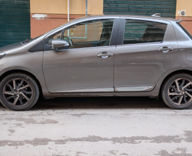 Toyota Yaris lounge 2019 FULL OPTIONAL