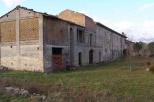 Rustico / Casale di 440 m² con più di 5 locali e b