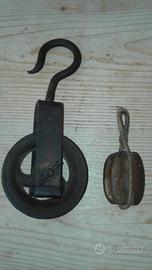 Carrucole antiche in legno e in ferro