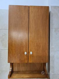 Mobiletto in legno multiuso