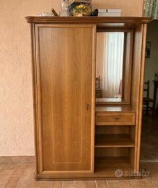 Mobile guardaroba in legno con specchio