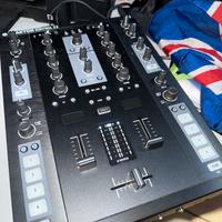 Native Instruments Traktor Kontrol Z2 Mixer per DJ