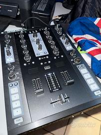 Native Instruments Traktor Kontrol Z2 Mixer per DJ