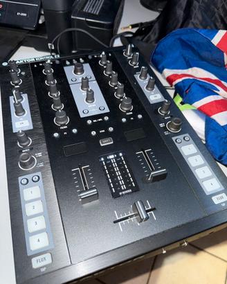 Native Instruments Traktor Kontrol Z2 Mixer per DJ