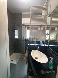 Lavabo completo di rubinetto