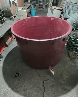 Mastello plastica 700 lt.