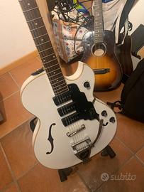 Chitarra Guild semi acustica rara e nuova