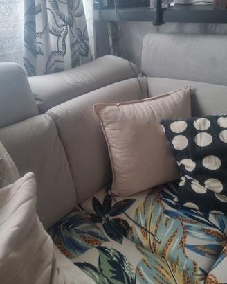 Divano letto angolare con puf contenitore