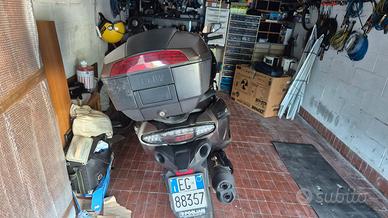 Scooter bmv  650 gt