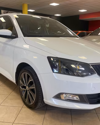SKODA Fabia 1.0 MPI 60 CV Design Edition *PDC/OK