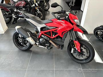 DUCATI Hypermotard 939 Red
