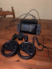 Nintendo switch con micro sd e accessori