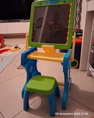Lavagna/tavolo giochi per bambini