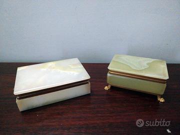 2 portagioie in onice del Pakistan antichi