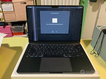 MacBook Air 13’’ M3 (2024) Display danneggiato