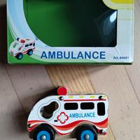 Ambulanza in legno