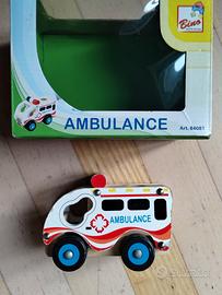 Ambulanza in legno