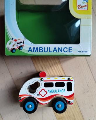 Ambulanza in legno
