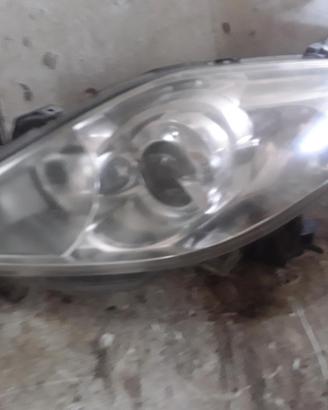 FARO ANTERIORE SX ALLO XENO MAZDA 5 Berlina (05>)