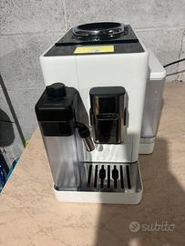 Macchina caffe delonghi rivelia