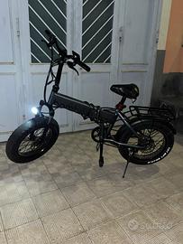 bicicletta elettrica AMG BOMBER