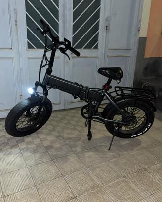 bicicletta elettrica AMG BOMBER