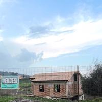 Fabbricato con terreno e pozzo acqua