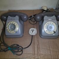 2 Vecchi Telefoni Fissi Vintage come da Fotografie