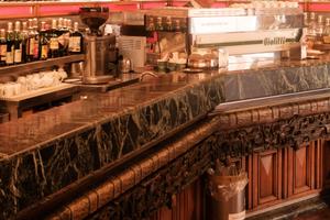 ATTIVITA' DI BAR CON PICCOLA RISTORAZIONE IN CENTR